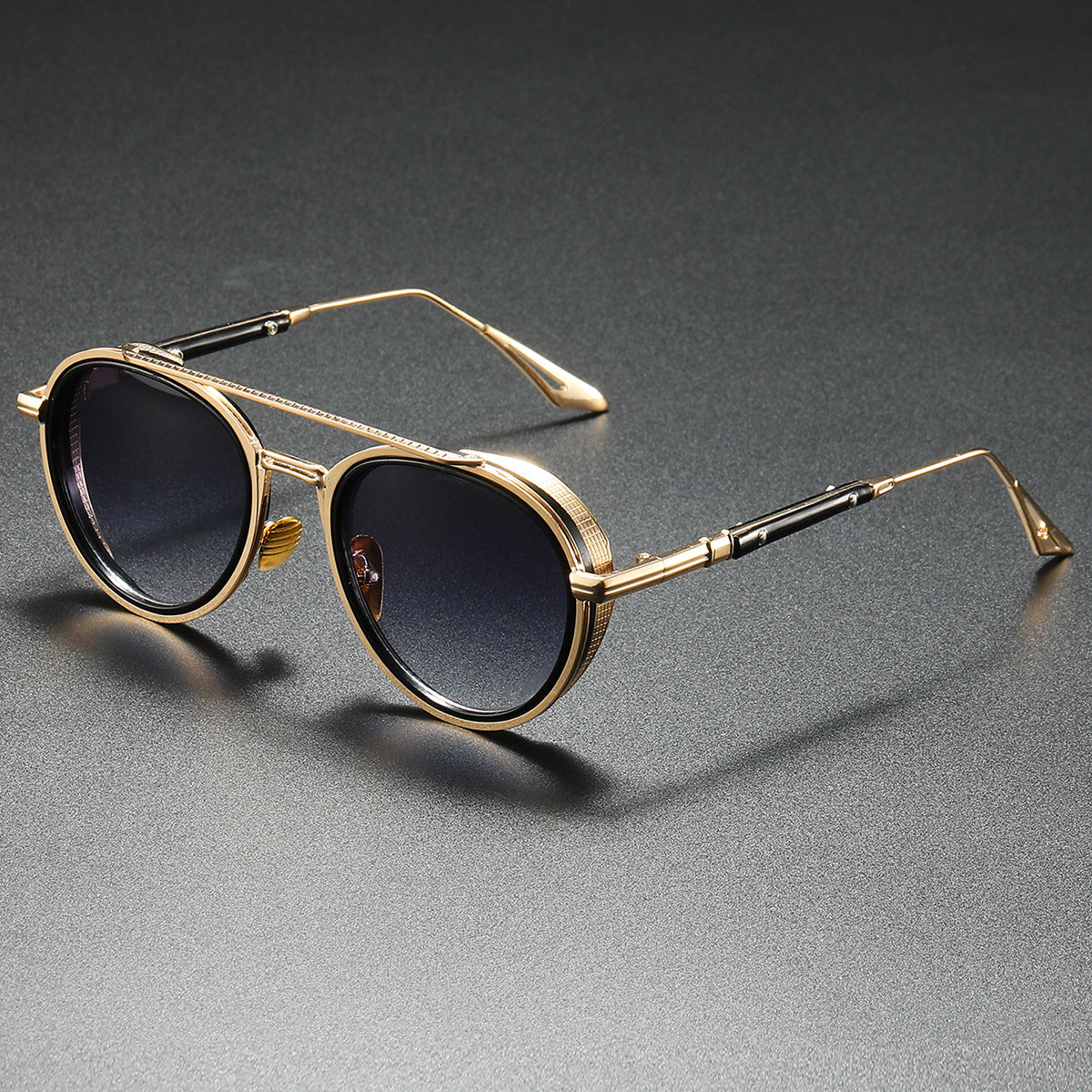 Damen Designer-Sonnenbrille mit luxuriösem Metallrahmen und Retro-Akzenten Karnz