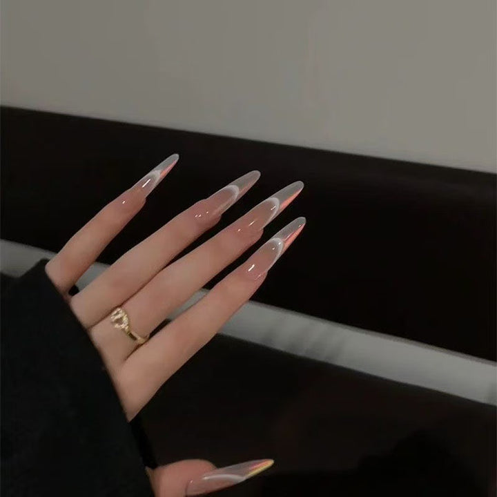 Glatte Stiletto-Nagelerweiterungen