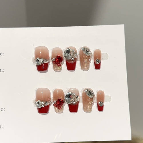 Dekoratives Press-On Nagelkunstset mit Edelsteinakzenten
