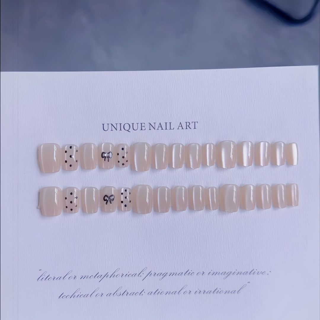 Handgemachtes Nail Set Karnz