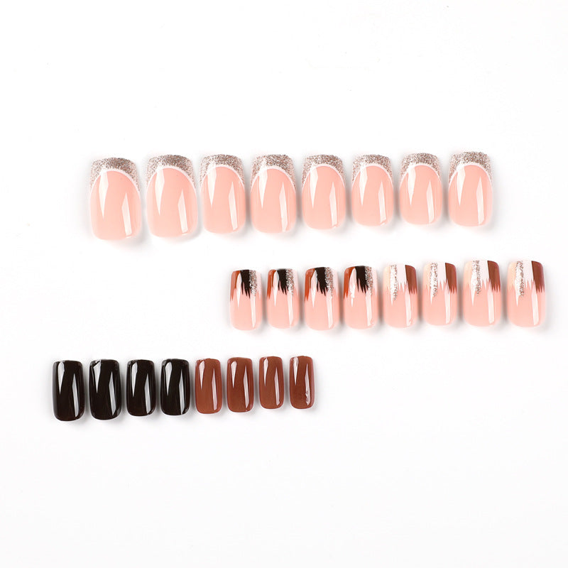 Elegante Künstliche Nagelverlängerungen mit Farbverlauf und Glitzerdetails Karnz