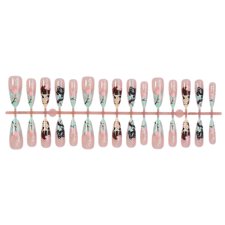 Kreatives Kunstnagelset mit bunten floralen und eleganten Designs Karnz