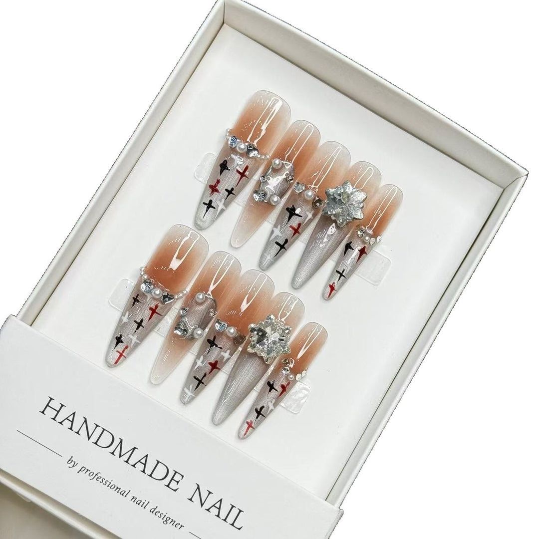 Dekorative Gel-Nagelspitzen