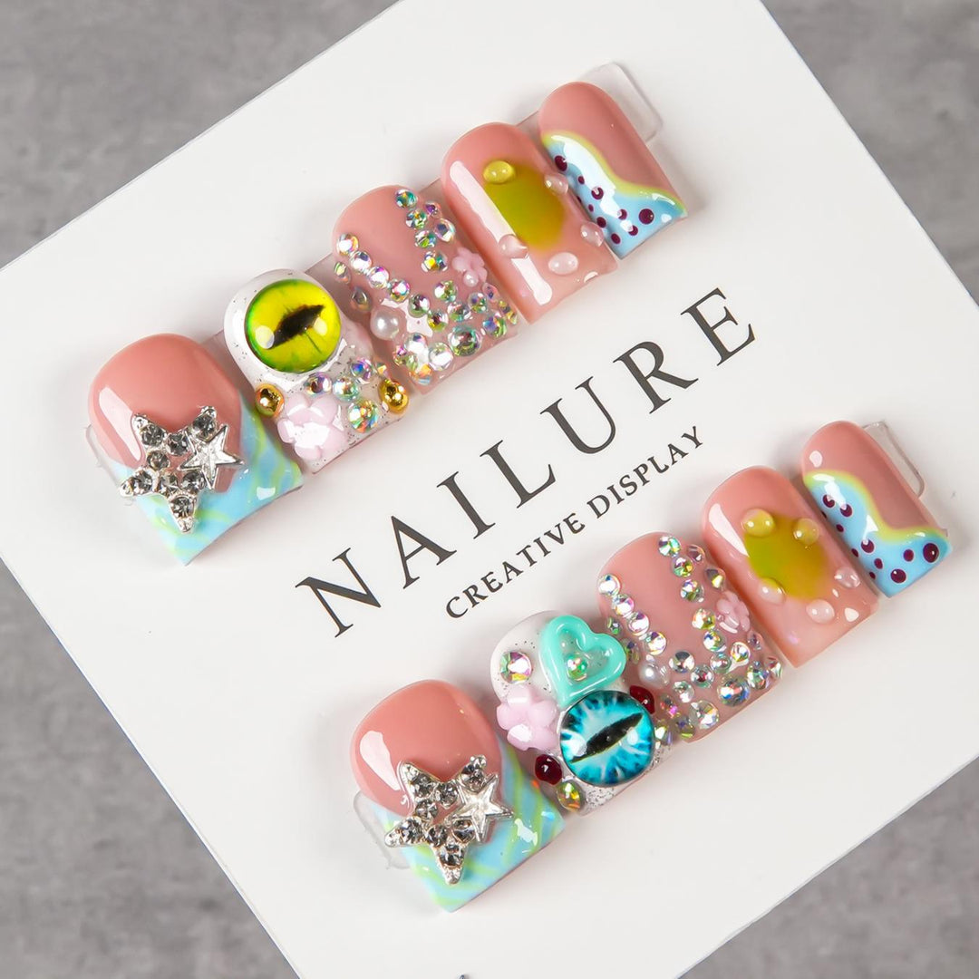 Künstlerische Nagelkunst Kreationen