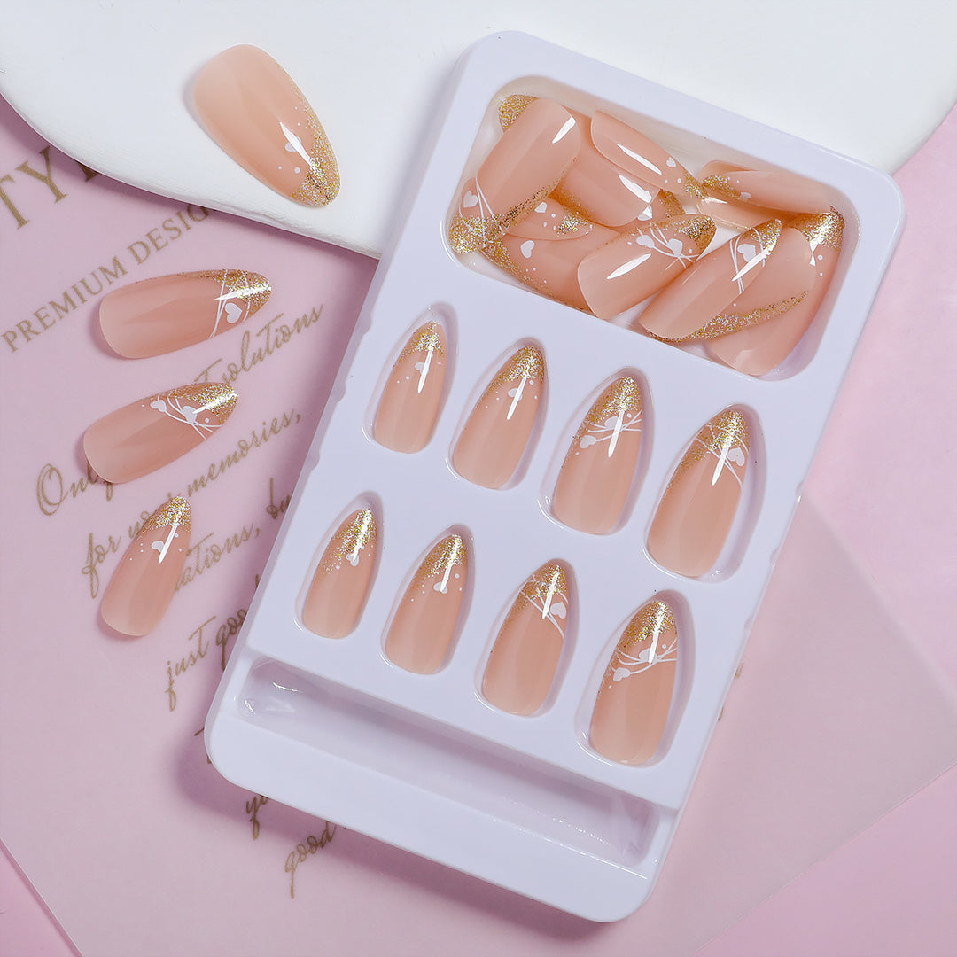Glamorous Heart-Accent Press-On Nails Karnz