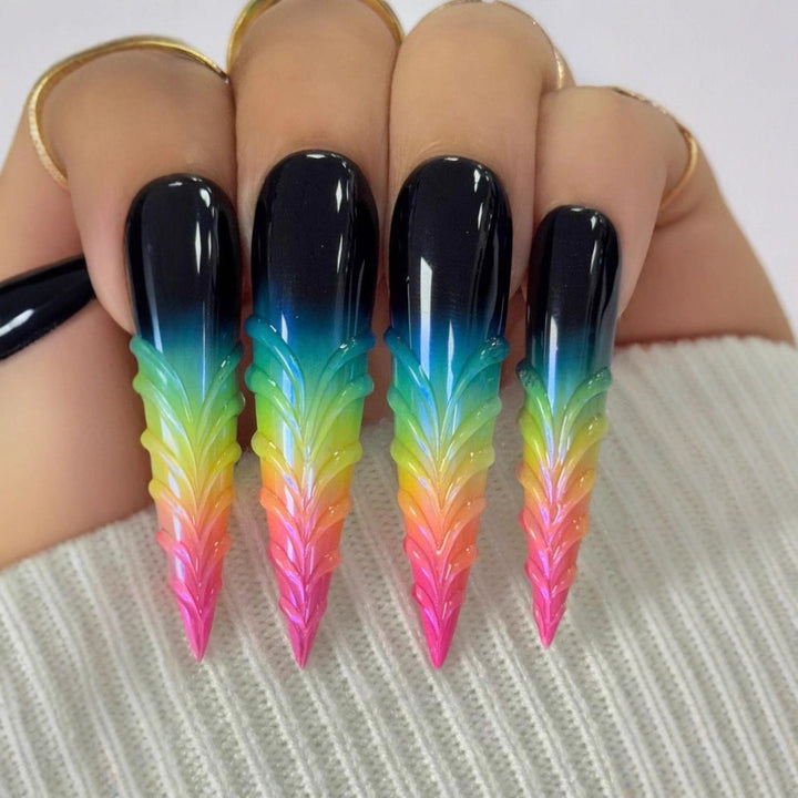 Elegante Kunstnägel mit Botanischen Designs Karnz