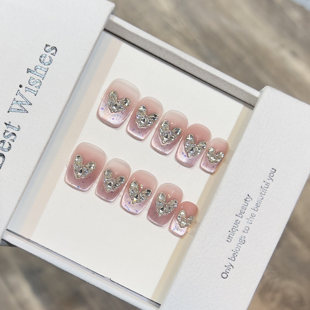 Glamouröser Herz-Akzent Press-On Nagelset Karnz