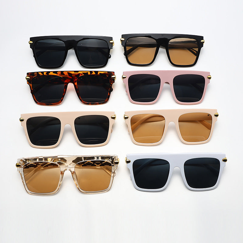 Damen elegante Designer-Sonnenbrille mit luxuriösen Rahmenakzenten Karnz