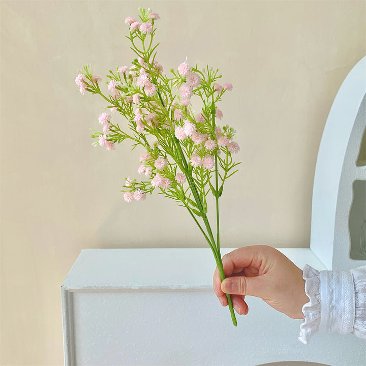 Dekorativer Kunstblumenstrauß