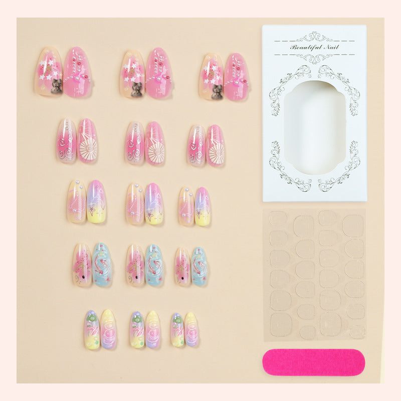Künstlerisches Press-On-Nagelset mit floralen und grafischen Designs Karnz