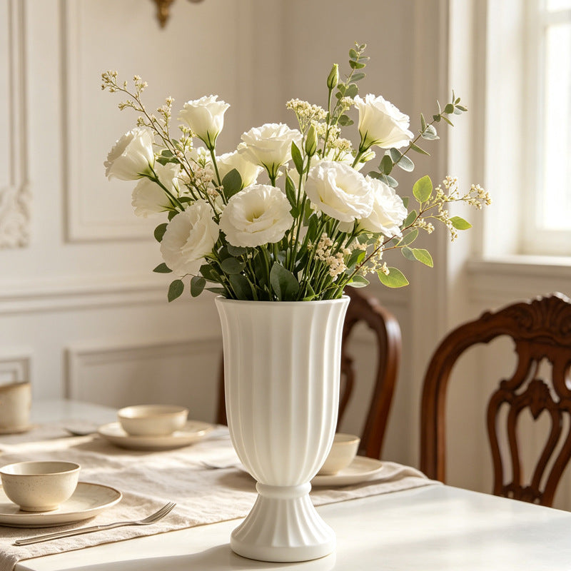Majestätische gerippte dekorative Vase Karnz
