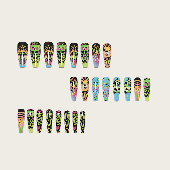 Aufwendige Nagelkunst mit Tiermotiven Karnz
