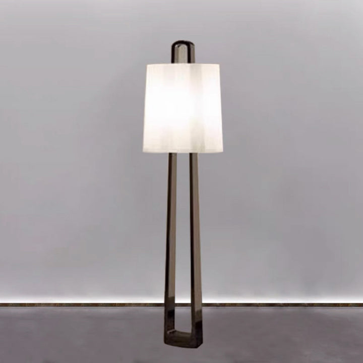 Elegante moderne Stehlampe mit einzigartiger Struktur