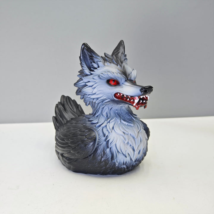Gruselige Gummi-Ente mit Wolf-Motiv Karnz