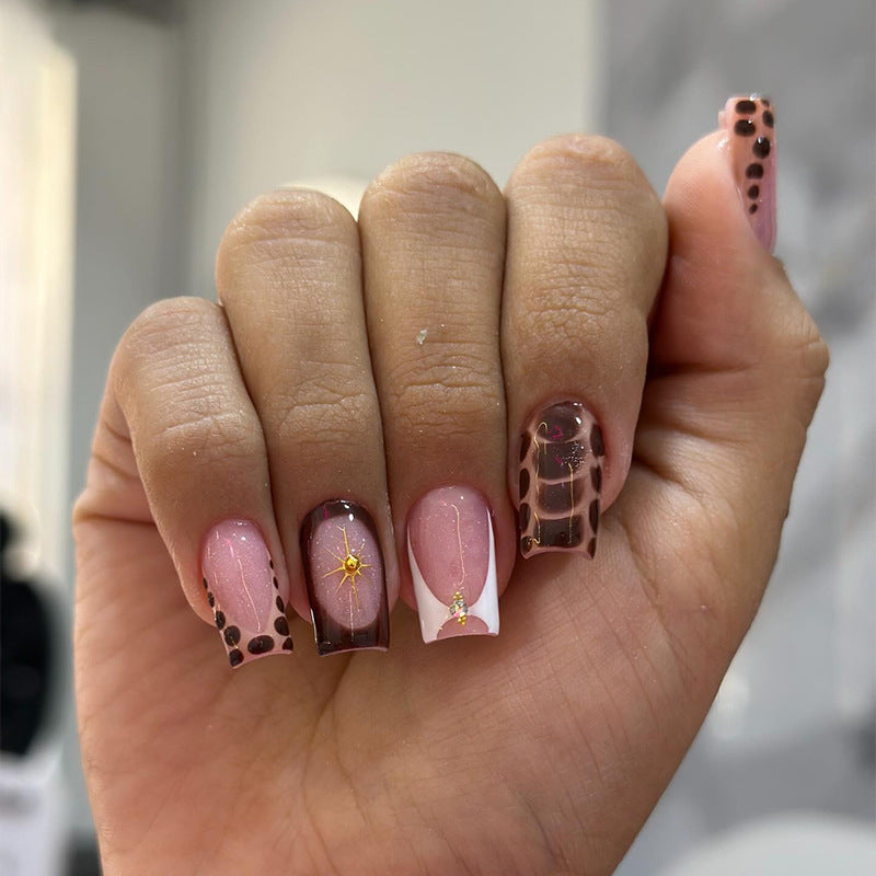 Kreative Nagelkunst mit stilvollen Designs Karnz