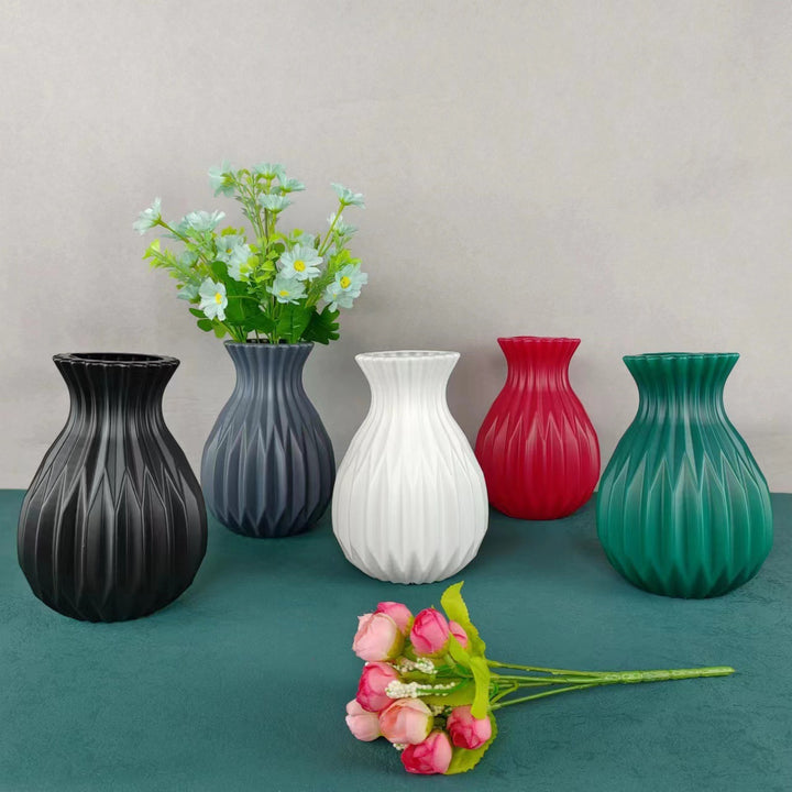 Moderne dekorative strukturierte Vase Karnz