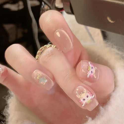 Künstlerisches Press-On-Nagelset mit individuellen Designs