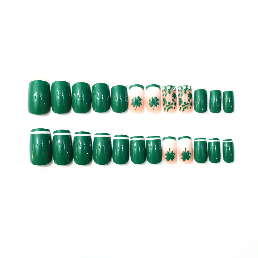 Festliche Shamrock-Nagelkunstverlängerungen Karnz