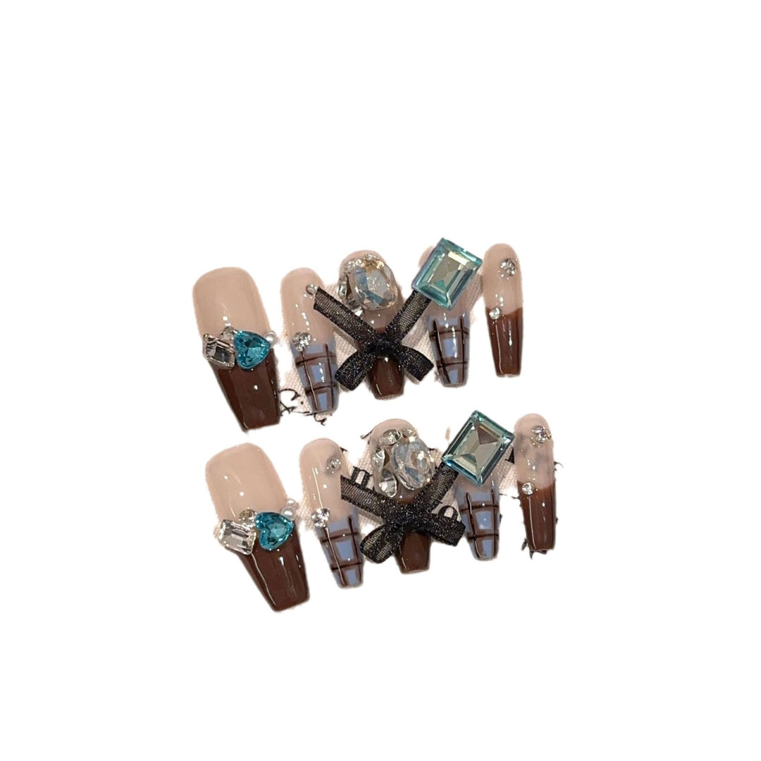Künstlerisches dekoratives Press-On-Nagelset