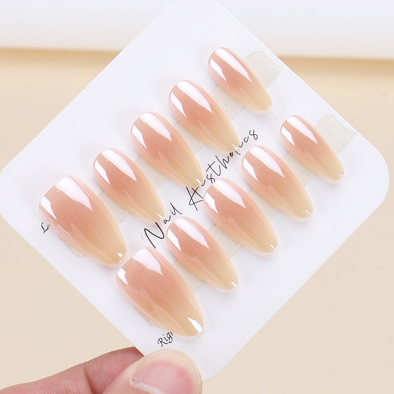 Elegantes Stiletto Press-On-Nagelset mit natürlichem Ombre-Finish Karnz