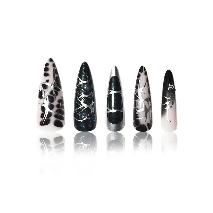Glamouröse Stiletto Nagelkunst Verlängerungen Karnz