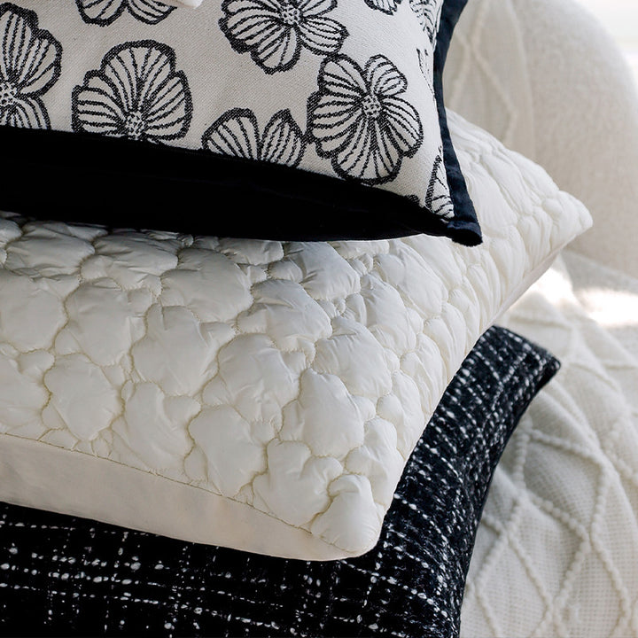 Quadratischer Dekorativer Kissenbezug mit großflächigem Wildtier-Jacquard und Samtpaspel Karnz