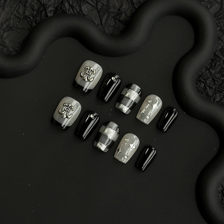 Schickes Dekoratives Press-On Nail Set