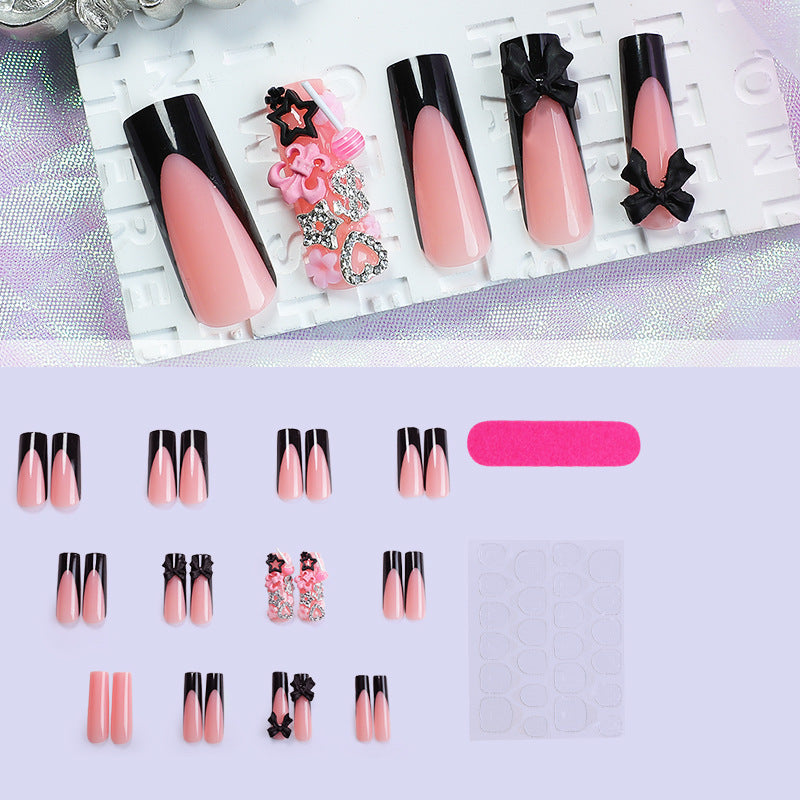 Dekoratives Press-On Nagelkunst-Set mit Blumen- und Schleifenakzenten Karnz