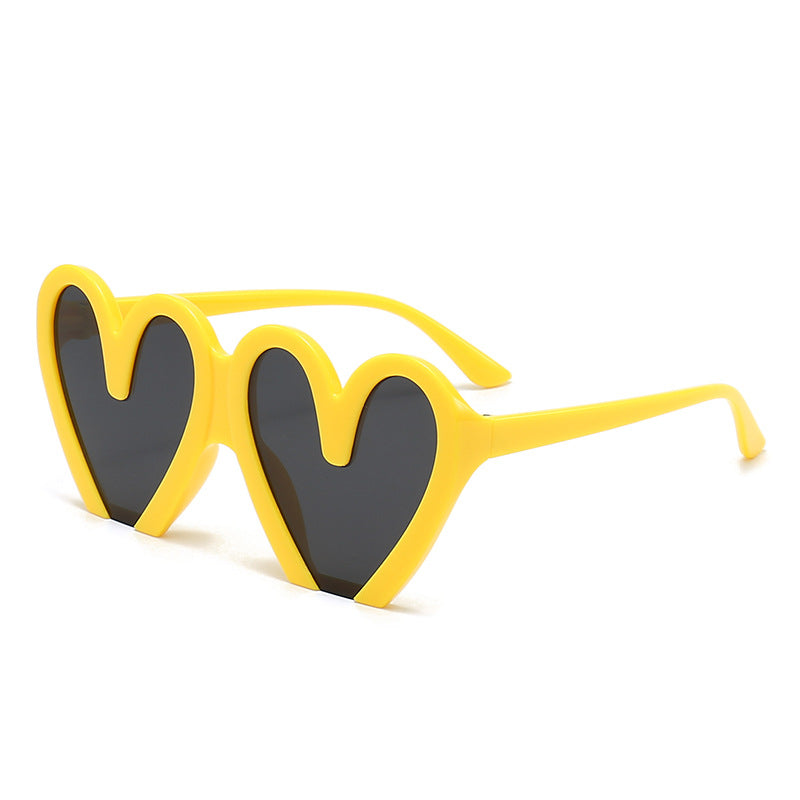 Damen modische Sonnenbrille im einzigartigen Herzdesign Karnz