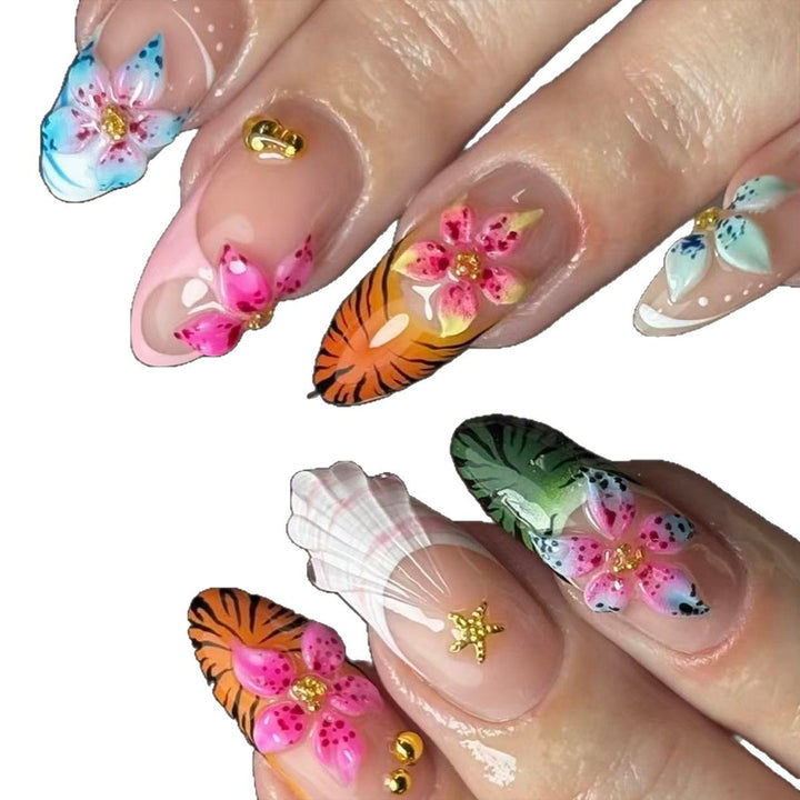 Exklusive Nail Art Karnz