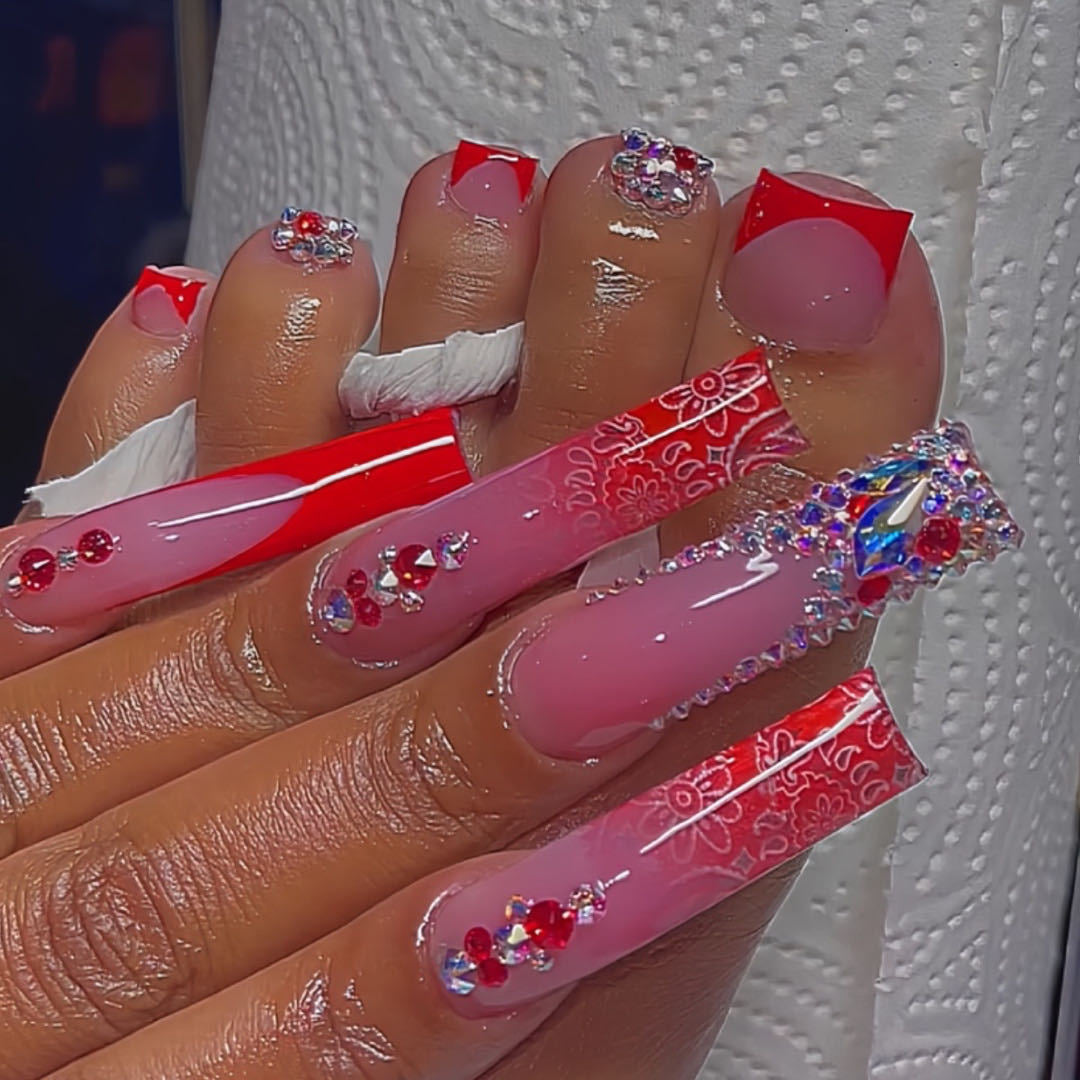 Dekorative Nagelkunst Karnz