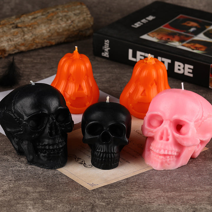 Skulpturale Kristallkalloschenkerze mit realistischem Anatomiedetail