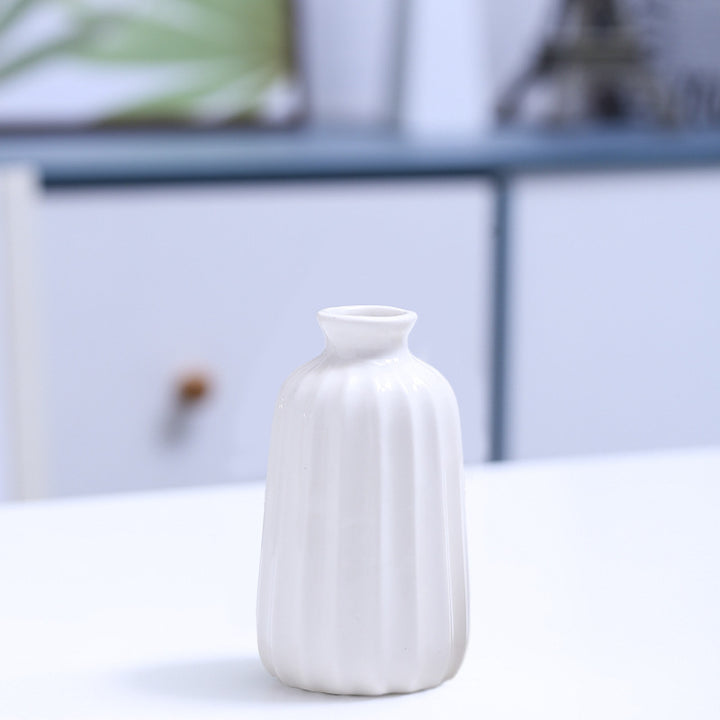 Rippte Keramische Bud Vase Karnz