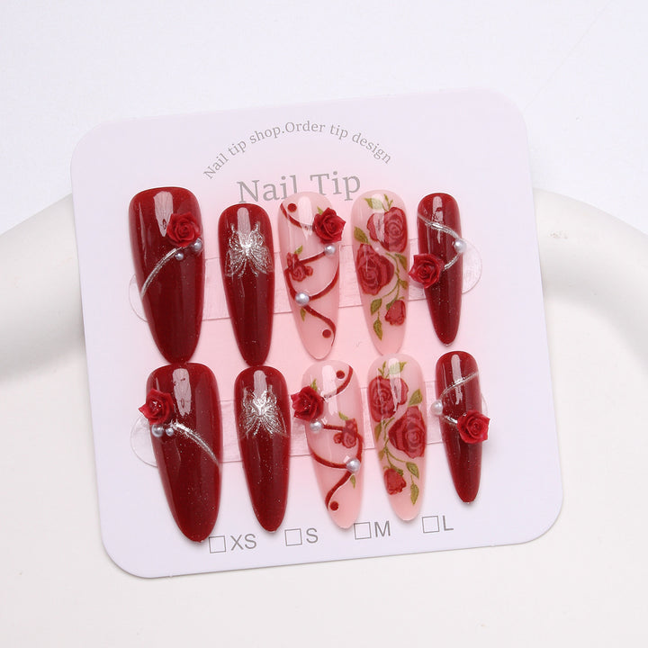Romantisches Floral Press-On Nagelset Karnz