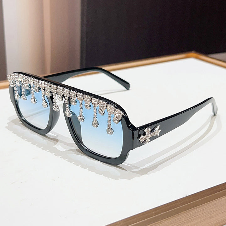 Glamouröse kristallverzierte Sonnenbrille Karnz