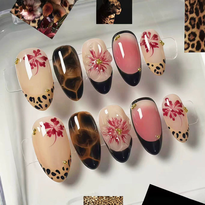 Künstlerisches Floral Press-On Nagelset 1790745789