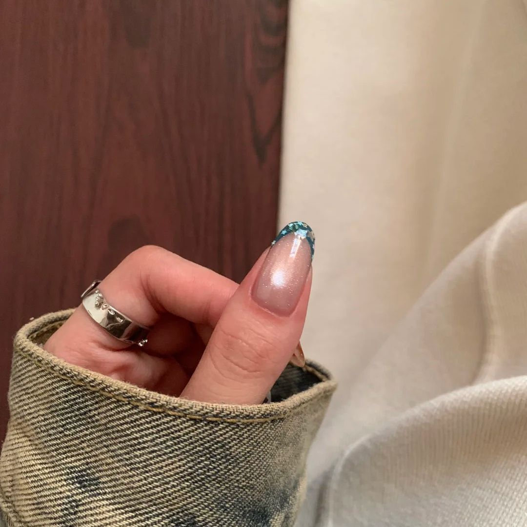 Künstlerische Multi-Design Nagelkunstverlängerungen