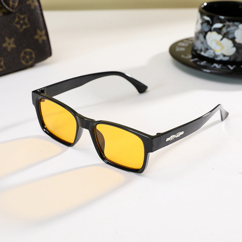 Damen modische Lesebrille mit elegantem Design Karnz