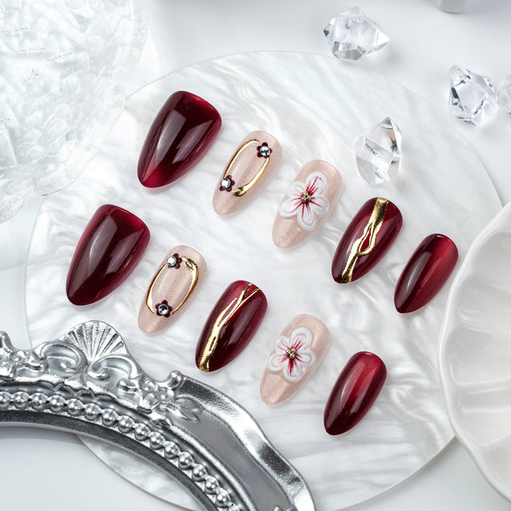 Künstlerisches blüteninspiriertes Press-On-Nagelset