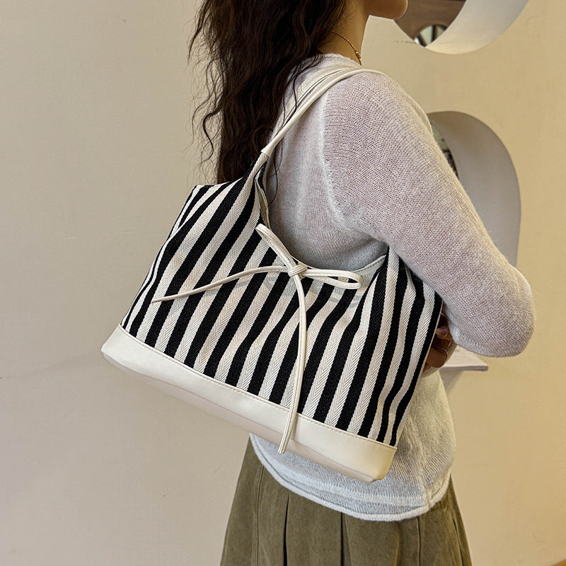 Gestreifte Freizeit-Shopper-Tasche