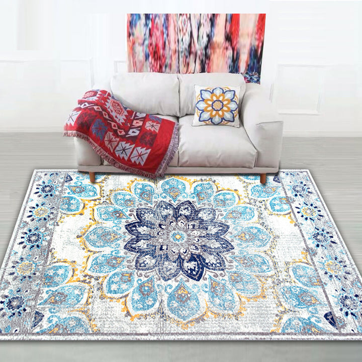 Dekorativer orientalisch inspirierter Teppich