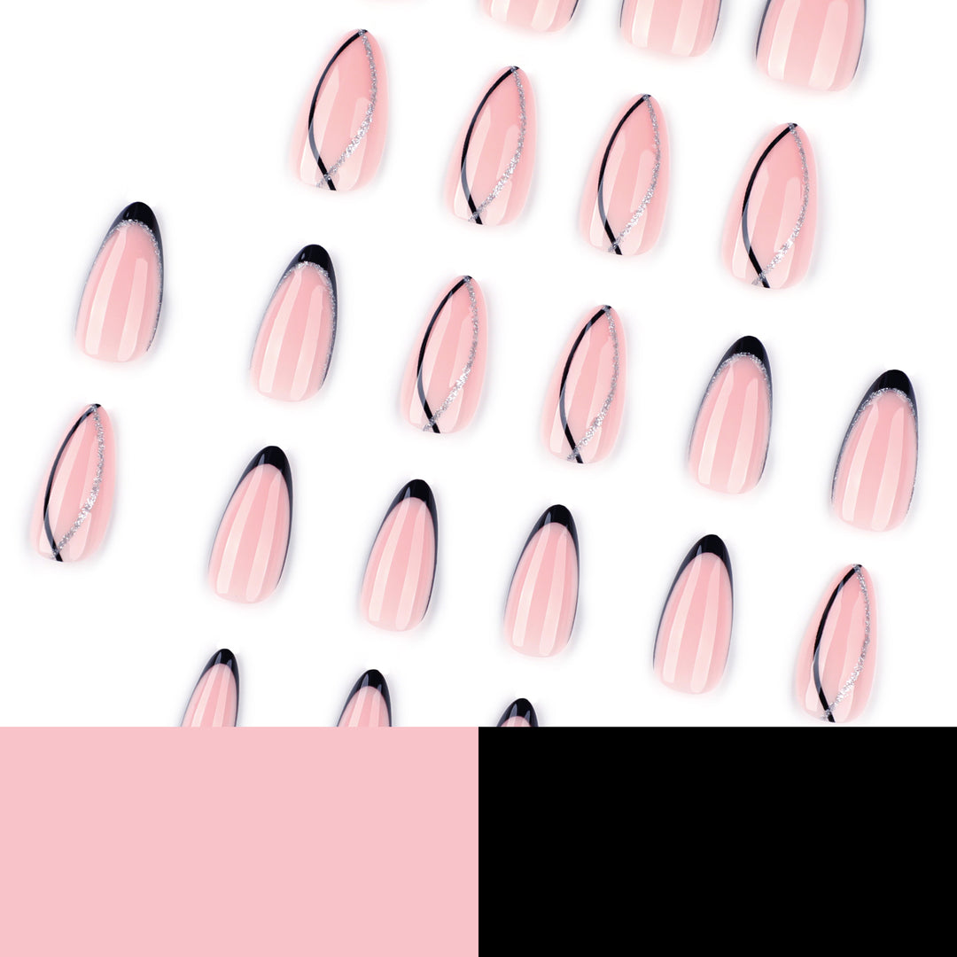 Glamouröse Nagelverlängerungen mit elegantem Spitzen-Design Karnz