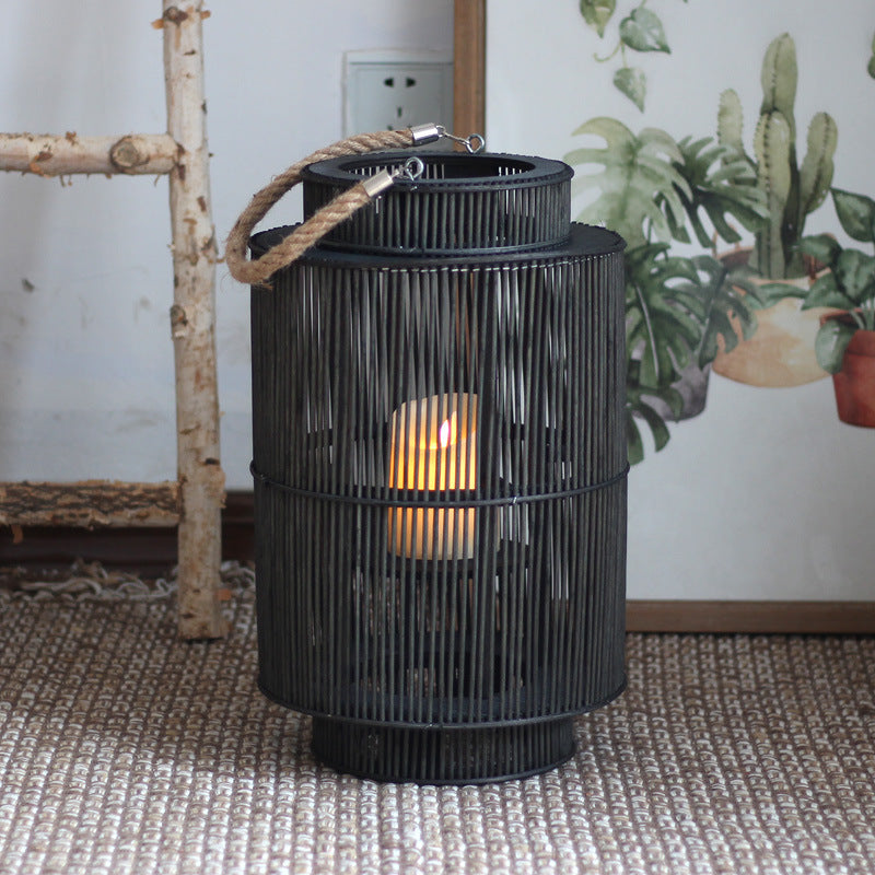Dekorative Laterne aus geflochtenem Material Karnz