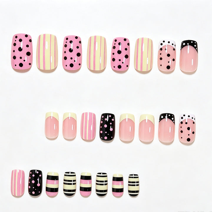 Künstlerische geometrische Nagelkunst-Tipps Karnz