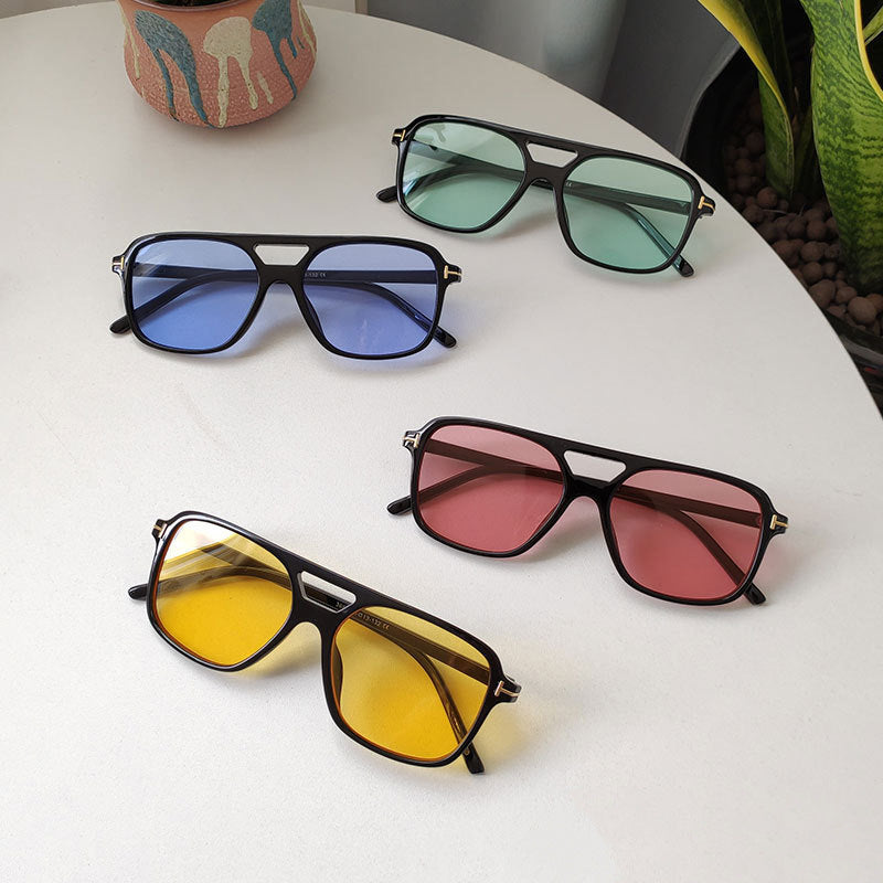 Damen trendige quadratische Sonnenbrille mit detailreichem Rahmen Karnz