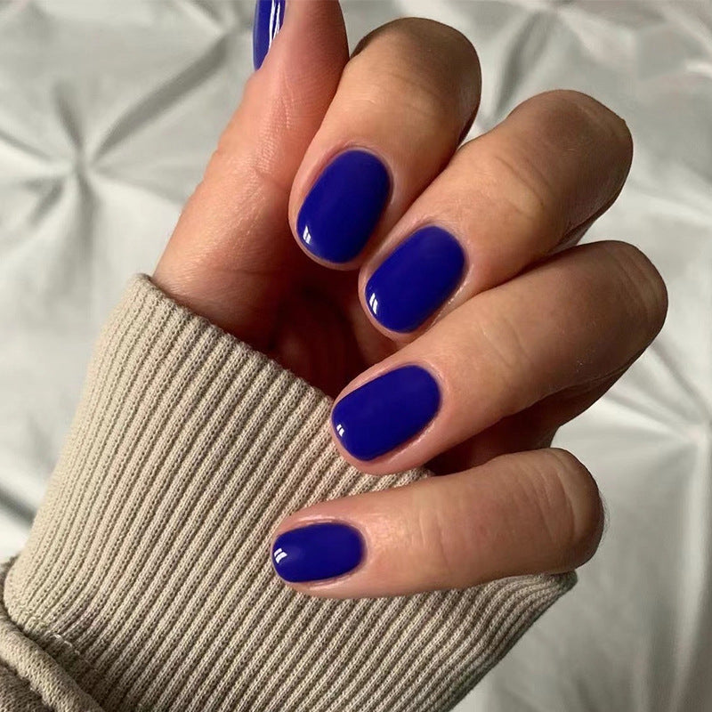 Kreative Nagelkunst mit eleganter Hochglanz-Oberfläche Karnz