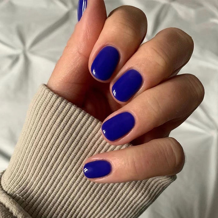 Kreative Nagelkunst mit eleganter Hochglanz-Oberfläche Karnz