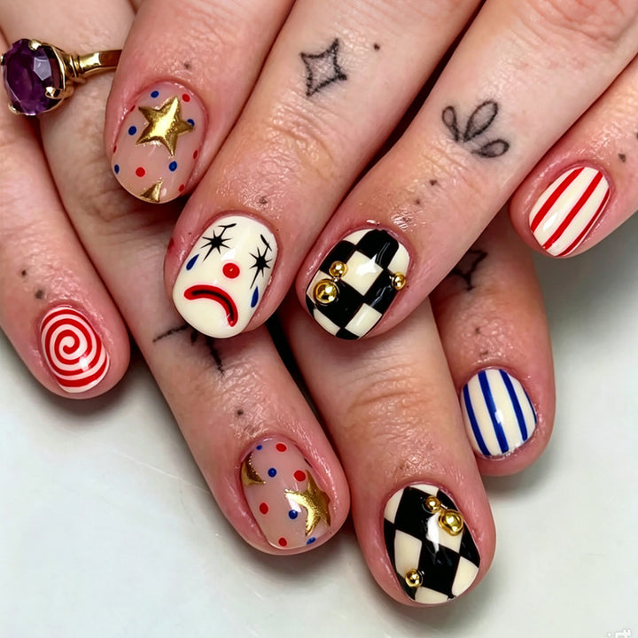 Kunstnagelset mit kreativen Clown- und Sternmotiven Karnz