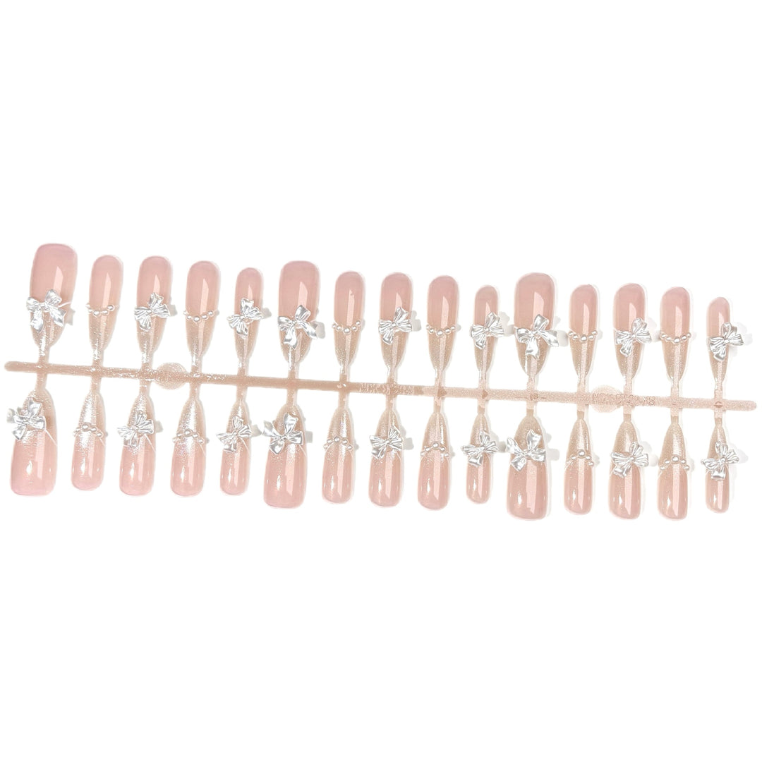 Elegantes mit Strass verziertes Press-On Nagel Set