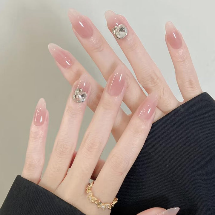 Dekoratives Press-On Nagelkunst Set mit eleganten Kristallakzenten